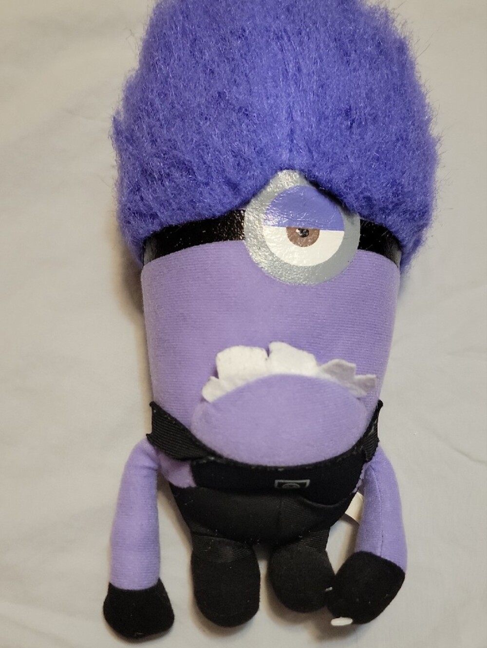 DESPICABLE ME 2 Universa Evil Minion Purple One-Eyed Plush  with Fluffy Hair